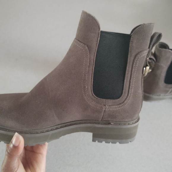 Cole Haan women's greenwich waterproof chelsea booties size 5.1/2 - Picture 9 of 11